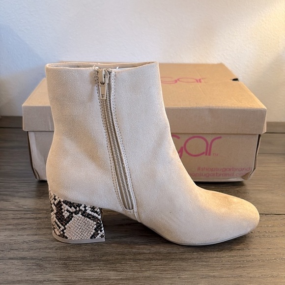 NIB [Sugar] Brown/Camel Suede Round Toe Snake Print Heel Ankle Boots Women’s 6.0 - Picture 6 of 16